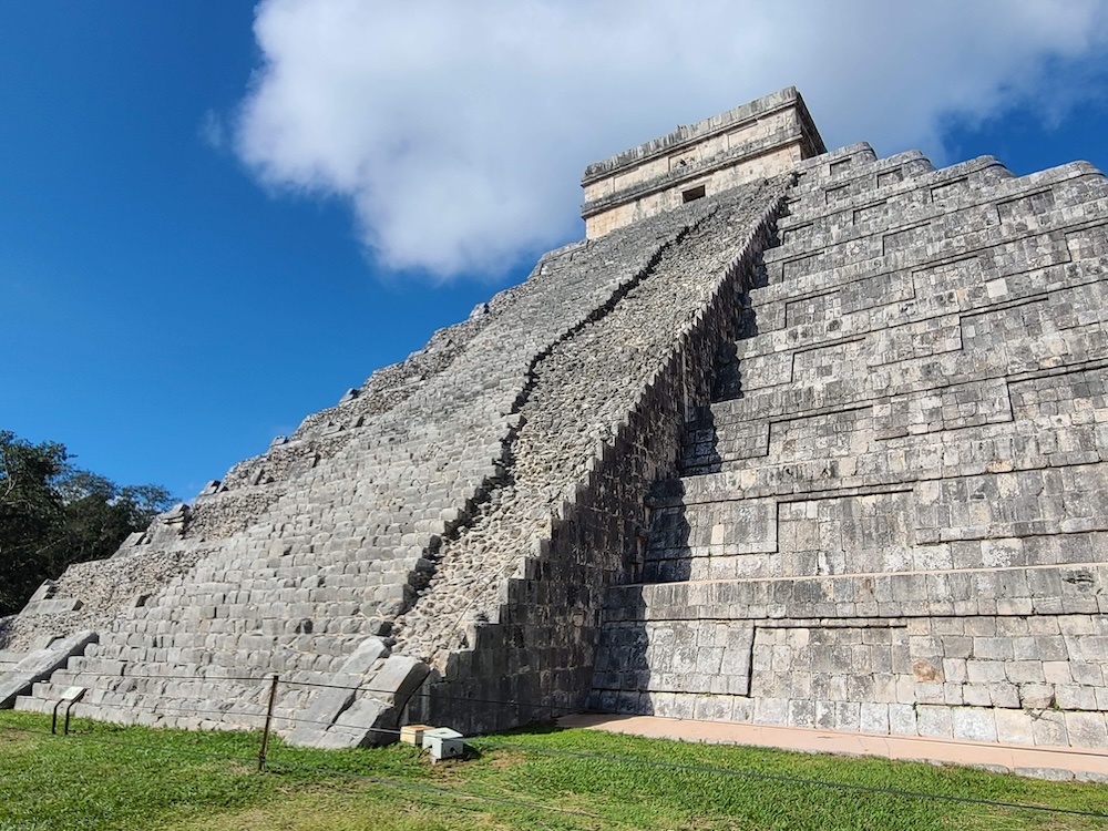 chichen itza pyramid
